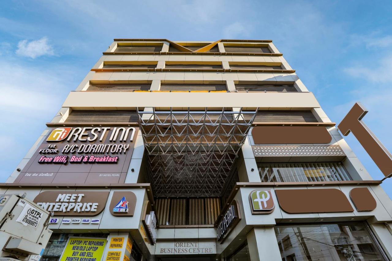 Rest Inn Dormitory Вадодара Экстерьер фото