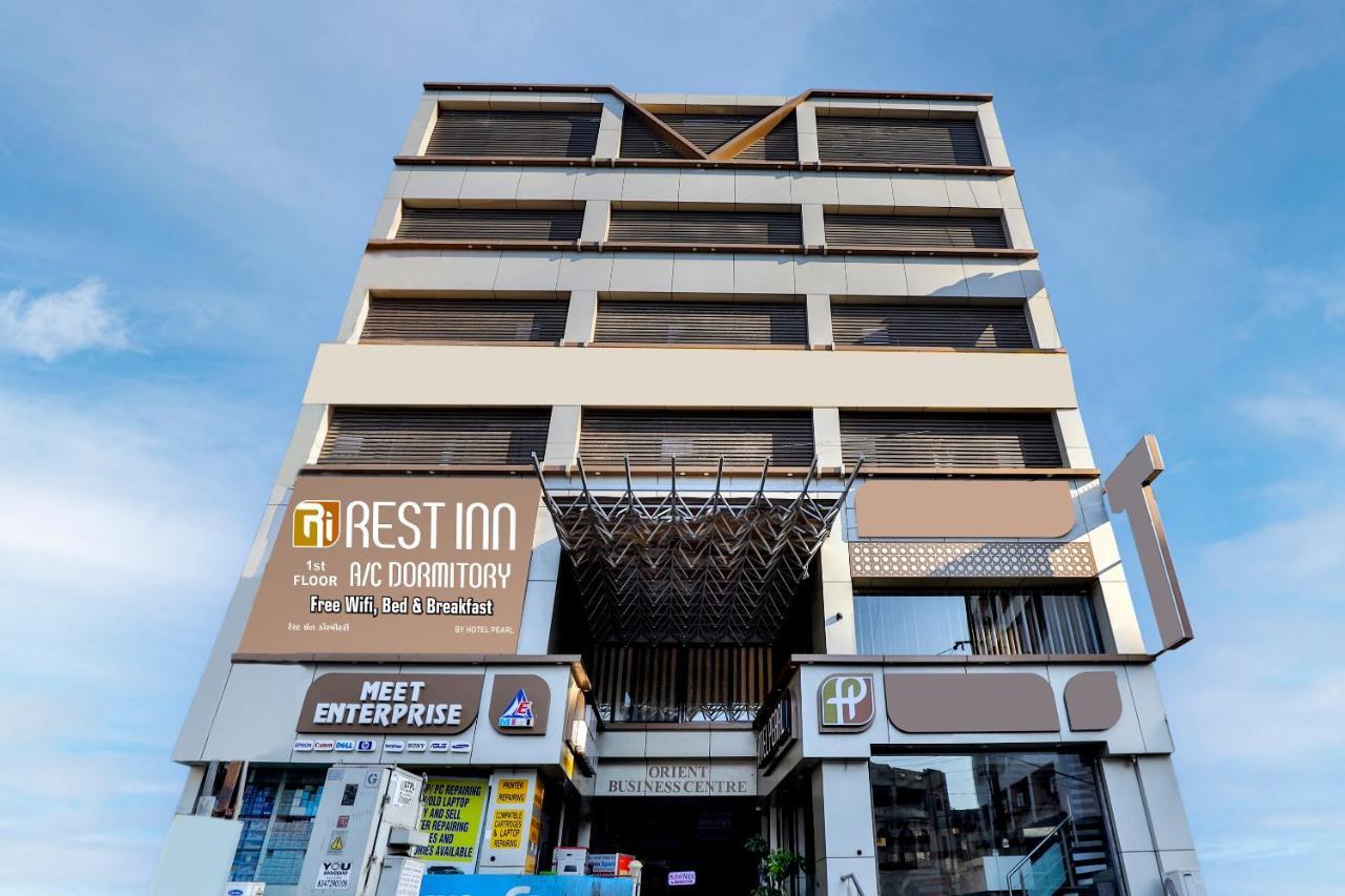 Rest Inn Dormitory Вадодара Экстерьер фото