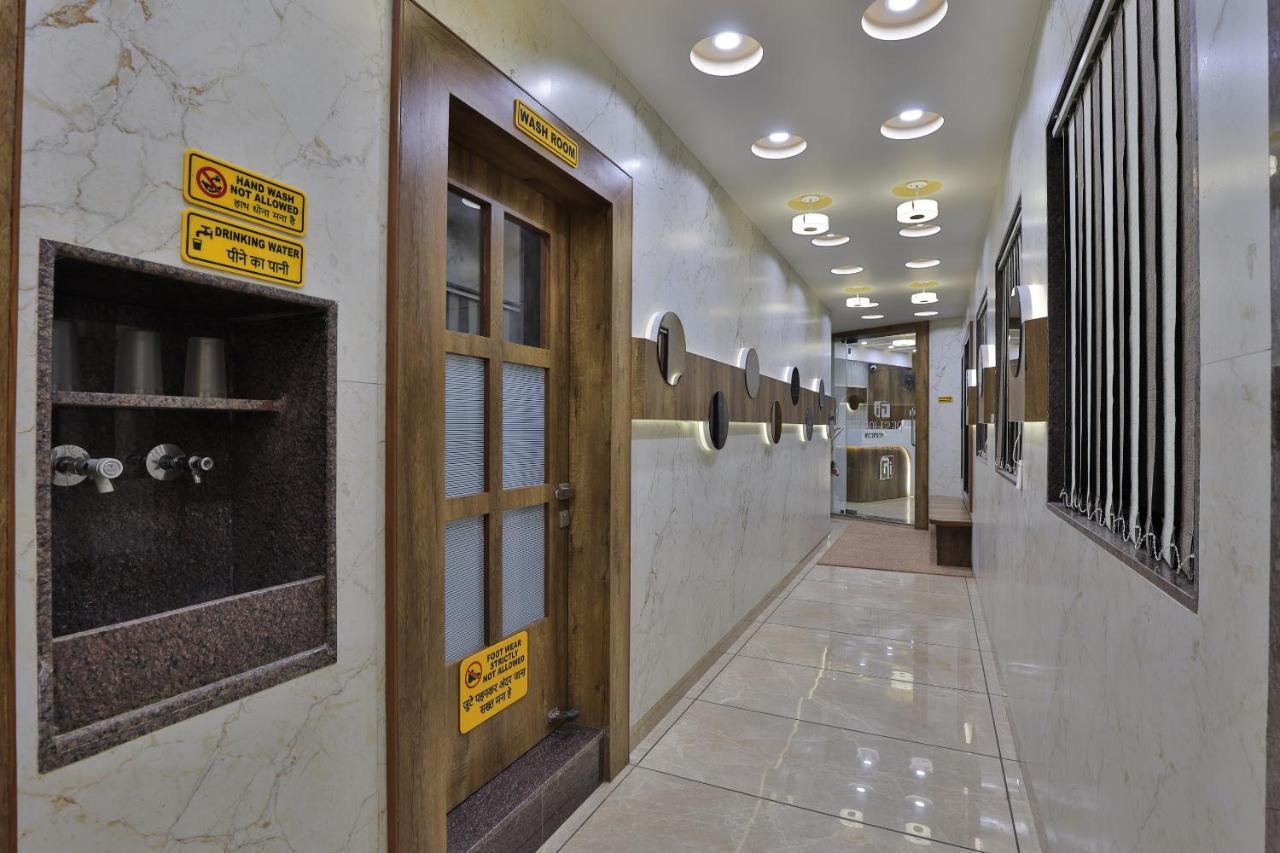 Rest Inn Dormitory Вадодара Экстерьер фото