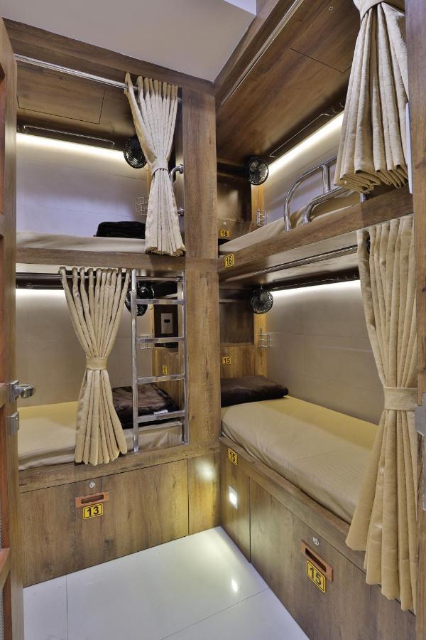 Rest Inn Dormitory Вадодара Экстерьер фото