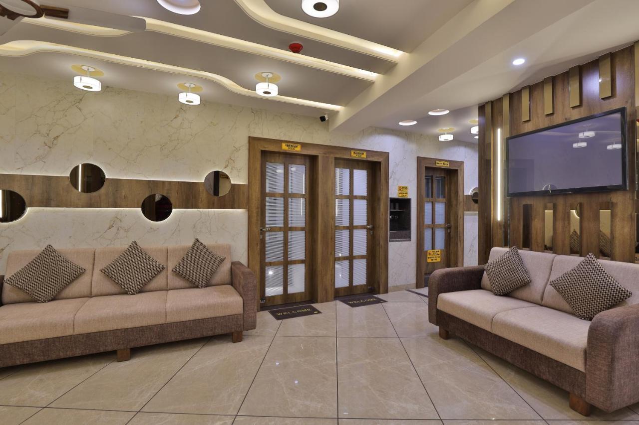 Rest Inn Dormitory Вадодара Экстерьер фото